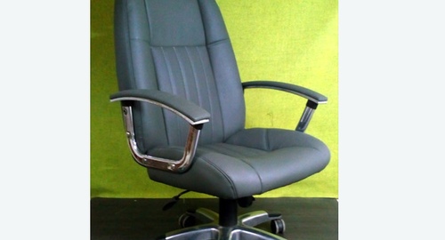 Перетяжка офисного кресла кожей. Новохоперск